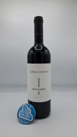 Le Macchiole - Messorio Toscana Igt prodotto con uva Merlot in purezza a Bolgheri, invecchiato per 18 mesi tra la botte piccola, botte grande e anfora.