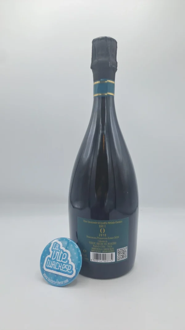 Rocche dei Manzoni – Spumante Valentino Brut Zero – 2010 - back Rocche dei Manzoni – Spumante Valentino Brut Zero prodotto con solo uva Chardonnay a Monforte d'Alba, invecchiato per 120 mesi sui lieviti.