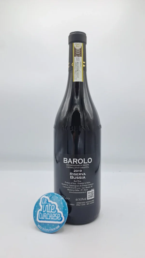 Franco Conterno – Barolo Riserva Bussia prodotto con le piante di 70 anni nell'omonima vigna situata a Monforte, invecchiato per 6 anni in cantina.