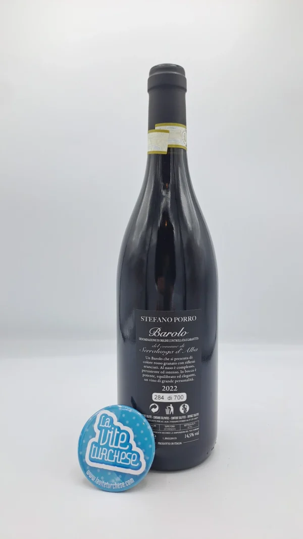 Stefano Porro - Barolo del Comune di Serralunga prodotto da un vigneto di oltre 50 anni situato a Serralunga, produzione di 700 bottiglie.
