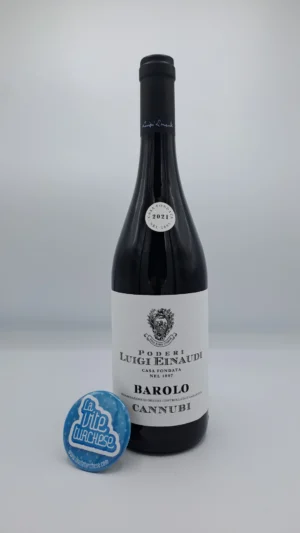 Poderi Luigi Einaudi – Barolo Cannubi prodotto in una delle vigne più importanti di tutta la denominazione Barolo, famosa per l'incrocio di due zone geologiche.