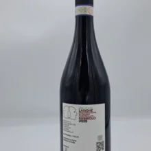 Maffrei - Langhe Nebbiolo prodotto con la vigna Serradenari nella parte più alta di La Morra, vinificato in vasche di acciaio e cemento.